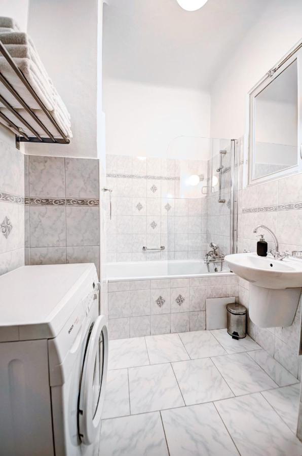 Turnkey I Vintage Terrace Apartment Praga Zewnętrze zdjęcie